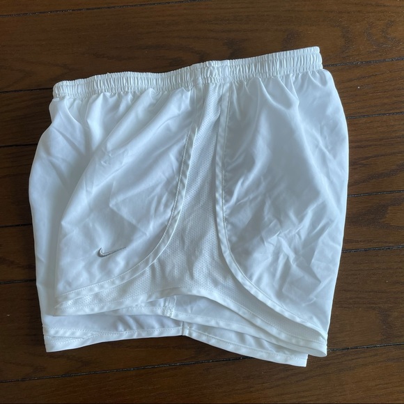 Nike athletic shorts - Picture 6 of 6